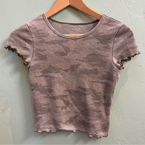 ⭐️3/$15⭐️ American Eagle Thin Camouflage Short Sleeve Top, Women's Size XSmall